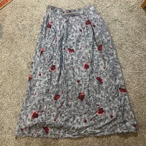 Gorgeous vintage whimsigoth Sag Harbor gray red floral maxi skirt sz small